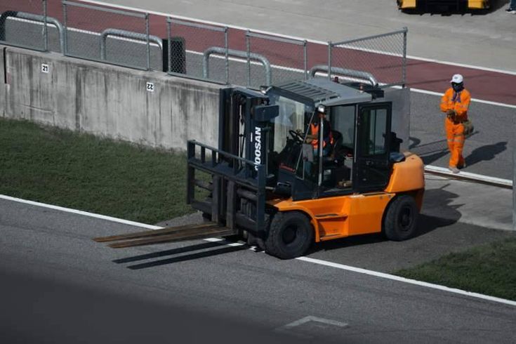 Forklift for rent in Dammam - Vision 2030 - image 4